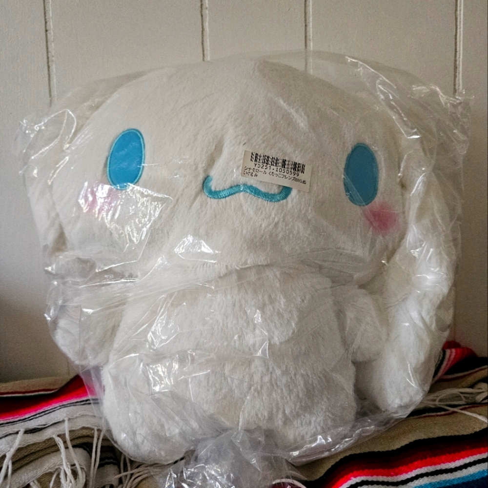 NEW Sanrio Fluffy Cinnamoroll Stuffed Toy Size M H12 x W14 x L5 inch